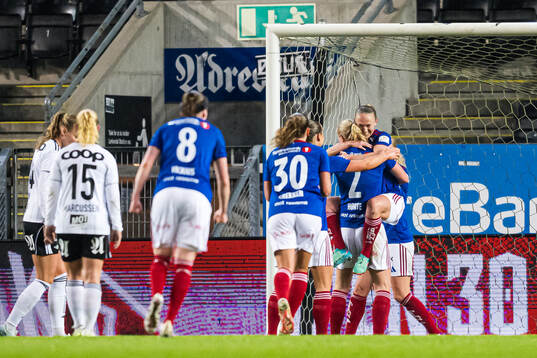 Michaela Kovacs of Vålerenga celebrates