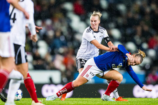 Mali Lilleås Næss of Rosenborg and Olaug Tvedten of