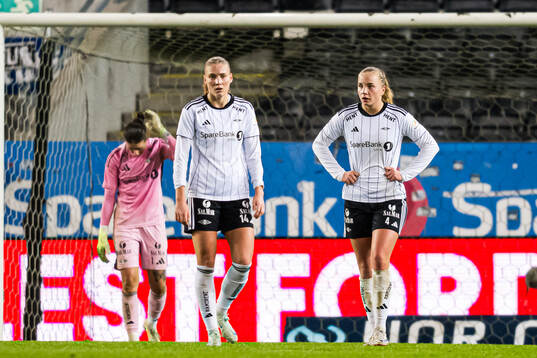Oline Brekke Fuglem and Synne Aunehaugen of Rosenborg looks