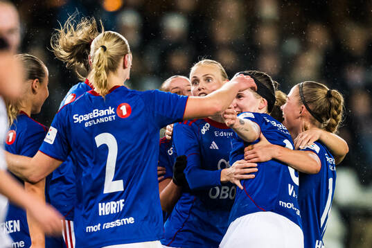 Karina Sævik of Vålerenga celebrates