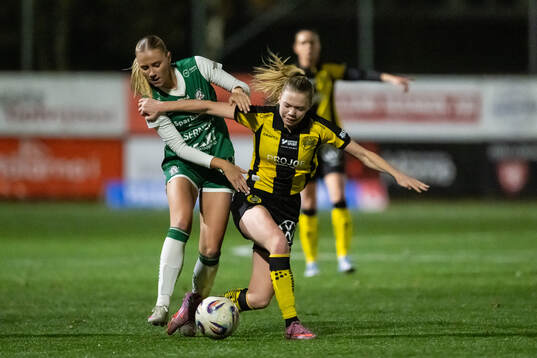 Alingsås Tilde Karlsson och Hammarbys Bea Sprung
