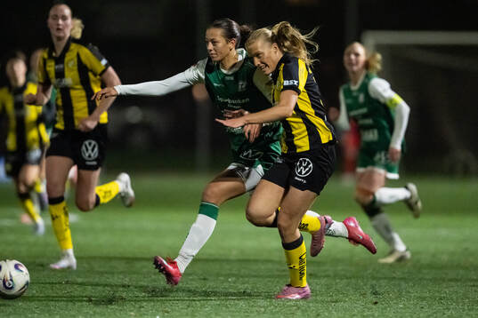 Alingsås Malva Larsson och Hammarbys Smilla Holmberg