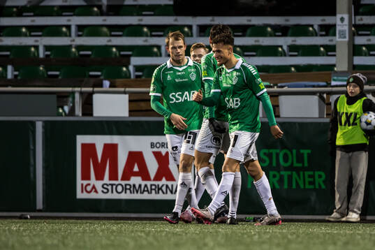 Brages Noah Åstrand John jublar