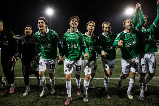 Brages spelare jublar
