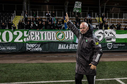 Brages tränare Lennart "Kral" Andersson jublar