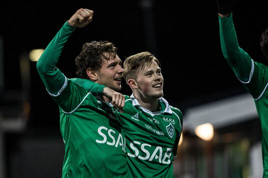 Brages Pontus Jonsson jublar