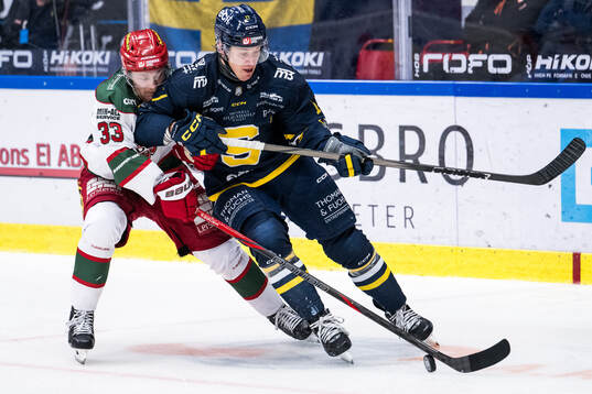 Modos Oliver Svensson och Södertäljes Carter Ashton