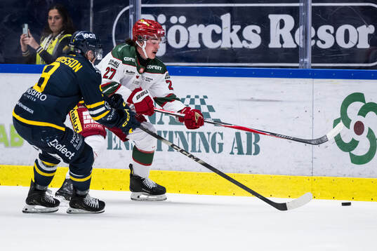 Södertäljes Patrik Zackrisson och Modos Sebastian Peter