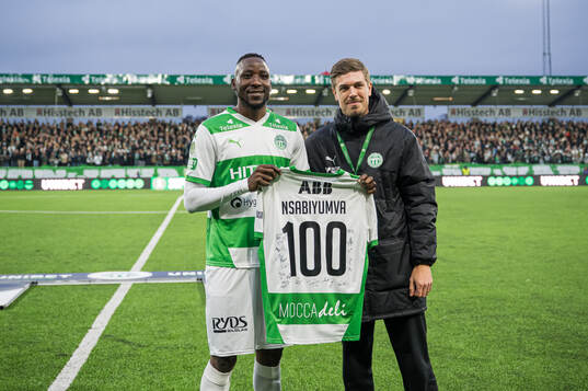 Västerås Frederic Nsabiyumva hyllas för 100 spelade