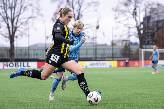 Häckens Alice Bergström och Djurgårdens Olivia Ulenius