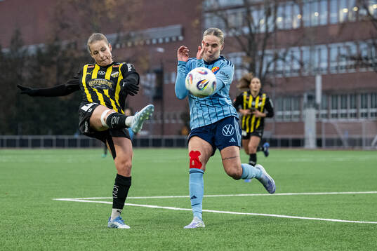 Häckens Anna Anvegård och Djurgårdens Nanne Ruuskanen