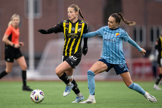 Häckens Anna Anvegård och Djurgårdens Selma Larsen