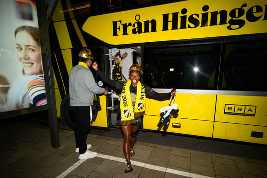Häckens Monica Jusu Bah jublar