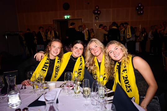 Häckens Emma Östlund, Hanna Wijk och Matilda Nildén på