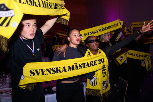 Häckens Paulina Nyström, Felicia Schröder och Monica