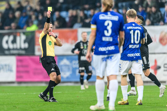 Domare Rinon Hasani och Trelleborgs Axel Vidjeskog
