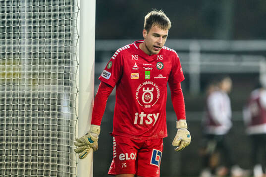 Örebros målvakt Jakub Ojrzynski deppar