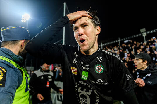Örebros John Stenberg jublar
