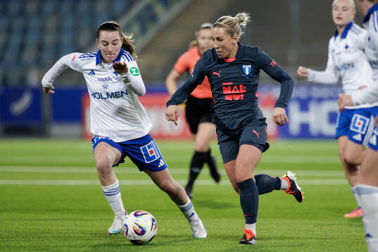 IFK Norrköpings Carrie Jones och Malmö FFs Mia Persson