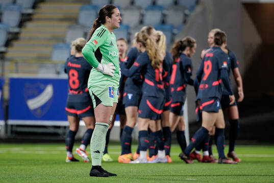 IFK Norrköpings målvakt Caroline Delisle deppar