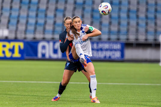 Malmö FFs Sanna Kullberg och IFK Norrköpings Svea Rehnberg