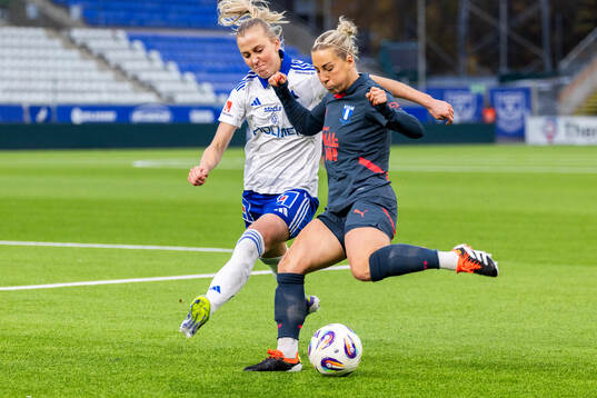 IFK Norrköpings Julia Karlernäs och Malmö FFs Mia Persson