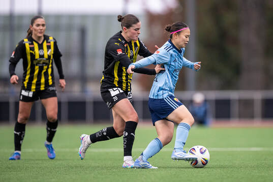 Häckens Hanna Wijk och Djurgårdens Urara Watanabe
