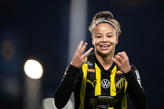 Häckens Felicia Schröder jublar