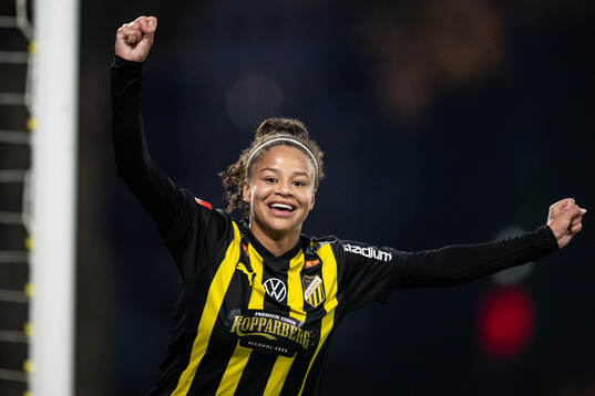 Häckens Felicia Schröder jublar