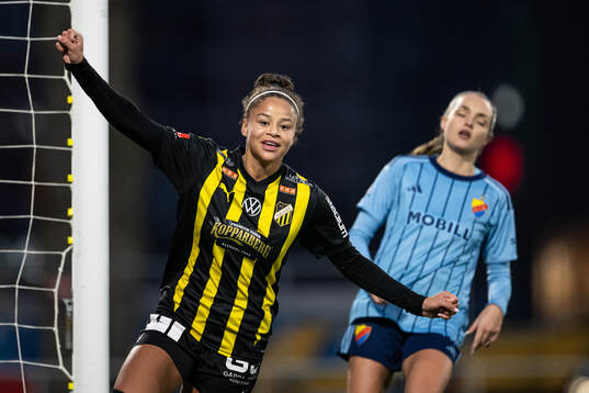 Häckens Felicia Schröder jublar