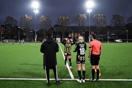 Häckens Felicia Schröder och Lisa Löwing