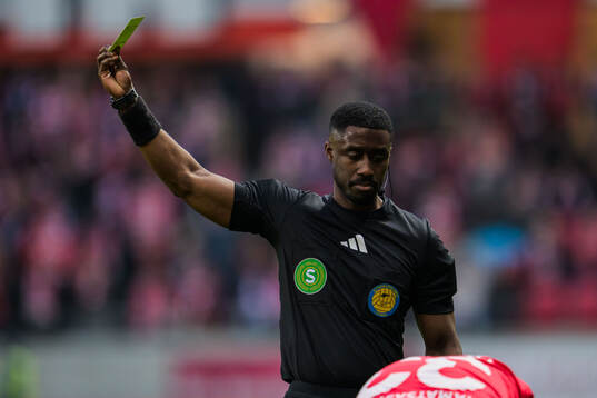Domare Fredrik Oppong