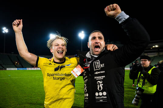 Håkon Holmefjord Lorentzen and head coach Azar Karadas of