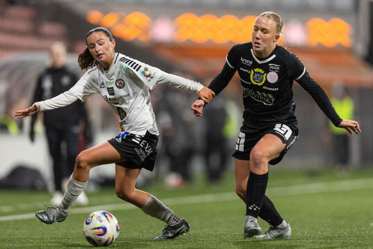 Örebro SKs Aimee Louise Anderson och IK Uppsalas Thindra