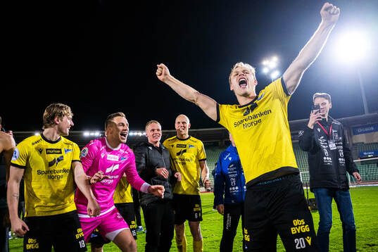 Mikael Birk Giæver Ugland, goalkeeper Jacob Pryts Larsen,