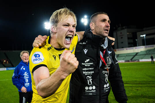 Håkon Holmefjord Lorentzen and head coach Azar Karadas of