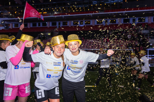 IK Uppsalas Thindra Mattsson och Fanny Öhgren jublar