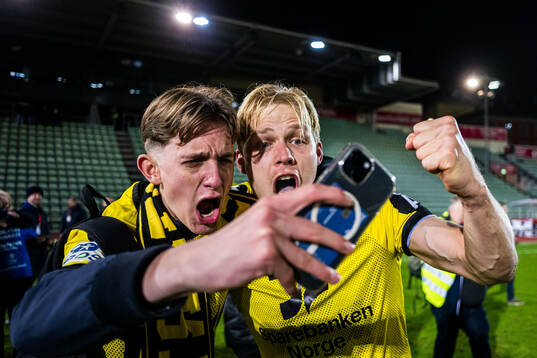 Håkon Holmefjord Lorentzen of Start celebrates promotion