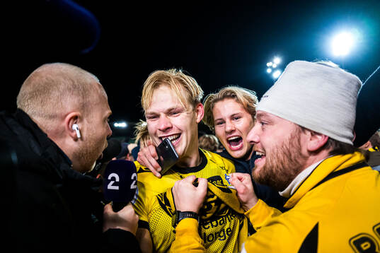 Håkon Holmefjord Lorentzen of Start celebrates promotion