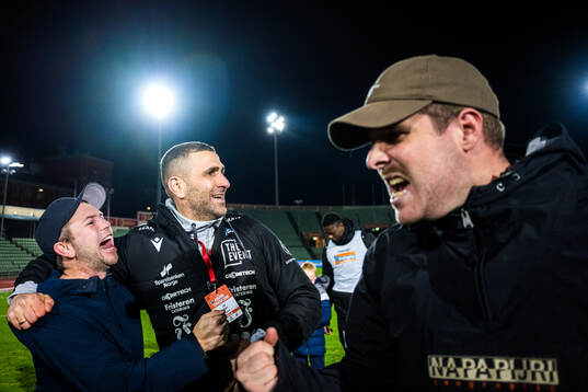 Head coach Azar Karadas of Start celebrates promotion to
