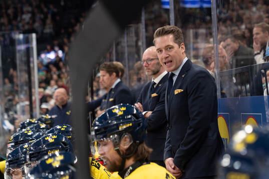 Head coach Sam Hallam of Sweden