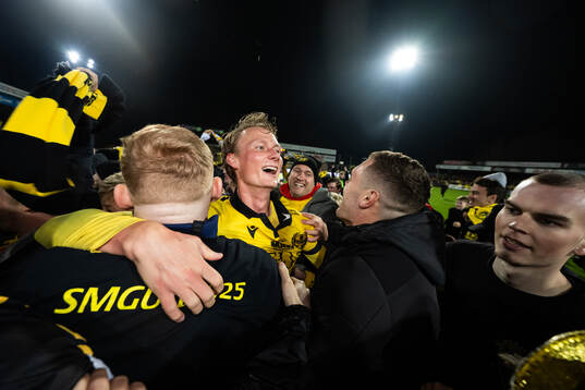 Mjällbys Alexander Johansson jublar