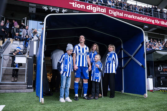 IFK Göteborgs Gustav Svensson med familj