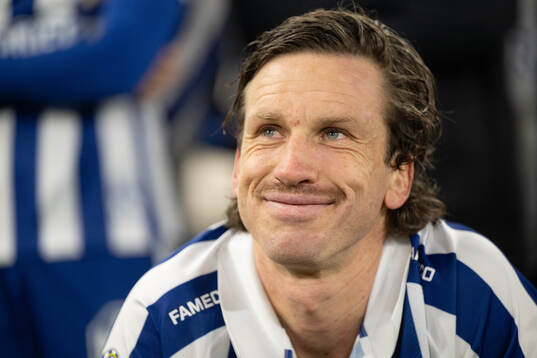 IFK Göteborgs Gustav Svensson tackas