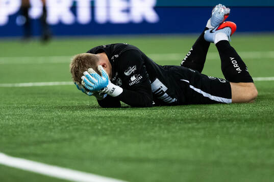 Elfsborgs målvakt Isak Pettersson har ont
