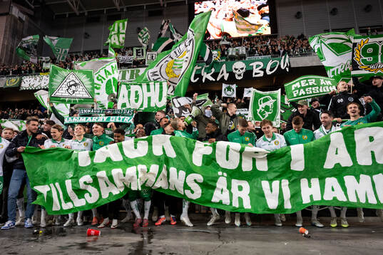 Hammarbys spelare jublar