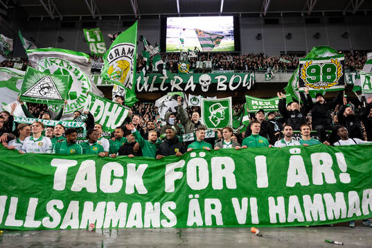 Hammarbys spelare jublar