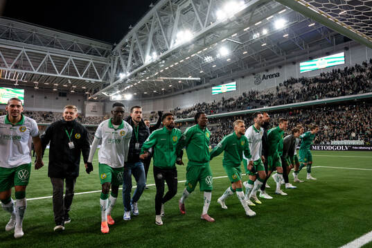 Hammarbys spelare jublar