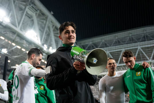 Hammarbys Adrian Lahdo jublar