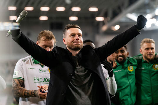 Hammarbys tränare Kim Hellberg  jublar